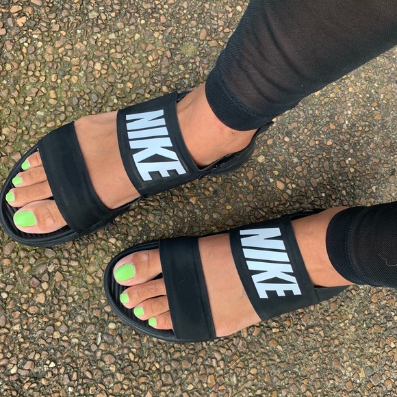 nike tanjun sandals rose gold